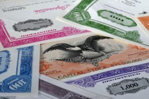 In tandem with the U.S. stock market, Bitcoin has surged past $124,000 to set a new record high, w hile Ethereum is approaching its historical peak.