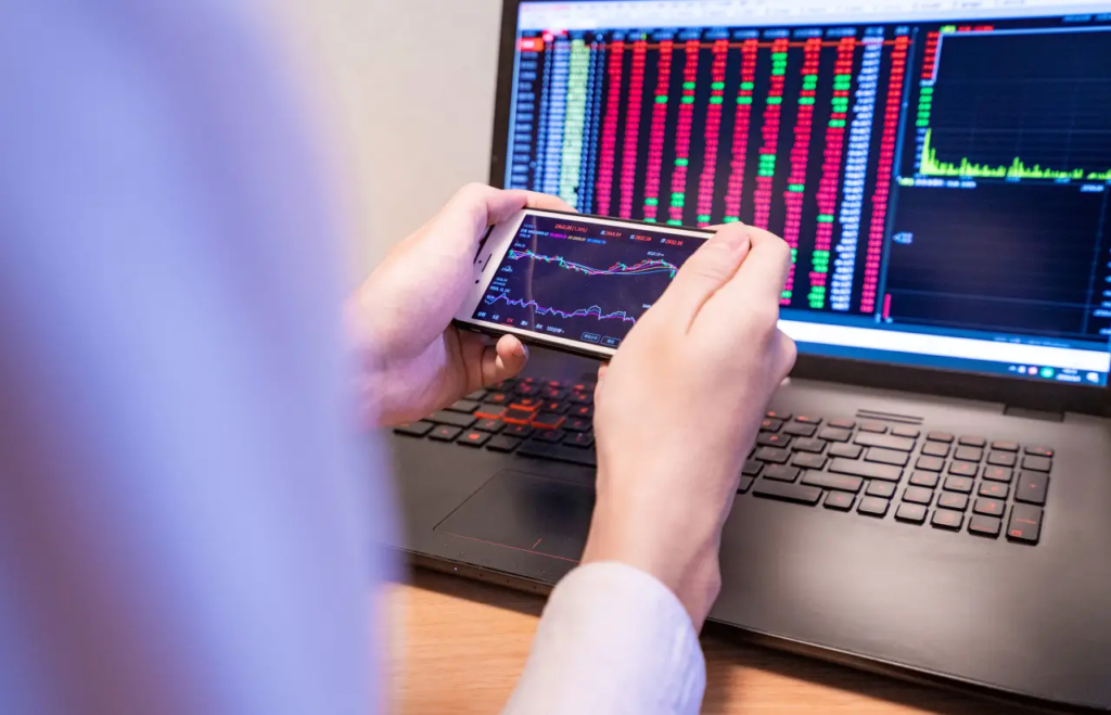 动手实作:你的专属‘ETF净回报’计算框架 - Ultima Markets