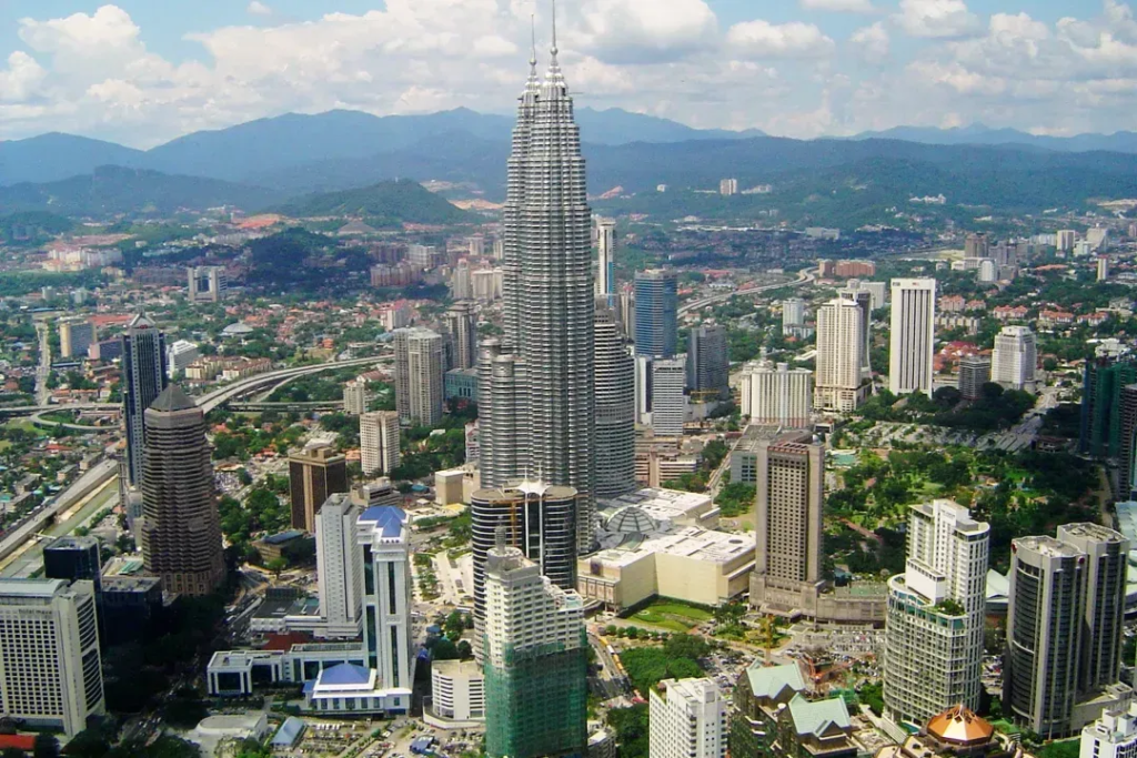 投资者会卖出马币资产(如股票、债券),兑换成美元,以购买收益率更高的美国国债。 - Ultima Markets