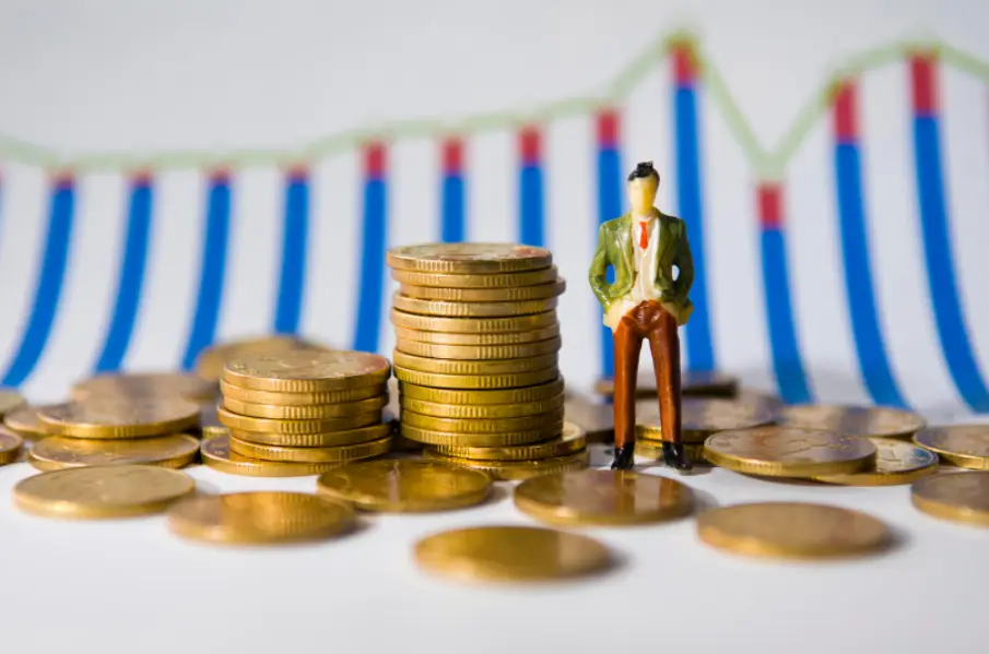 当你决定做空某只股票时,你的券商会在其内部的“证券借贷池”中寻找可供出借的股票。这些股票的来源通常是其他持有该股票多头仓位的客户的账户(通过他们同意的股票收益增强计划),或是其他金融机构。 - Ultima Markets