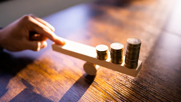 杠杆(Leverage)在金融投资领域,指的是一种允许交易者用较少的自有资金(称为保证金)来控制远大于本金的资产价值的工具。 - Ultima Markets